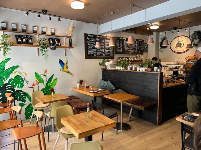 Bonita Cafe & Brunch / De La Casa