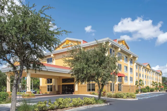 Comfort Inn & Suites Sarasota I75
