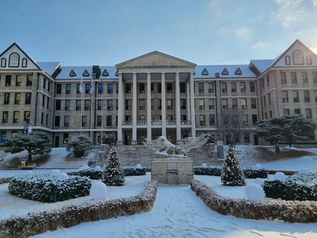 Hanyang University