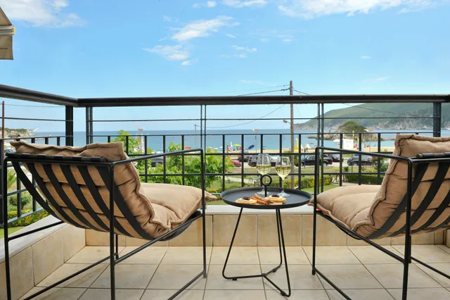 Seathon Seafront Beach Villa in Kalamitsi