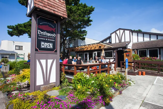 Driftwood Restaurant & Lounge