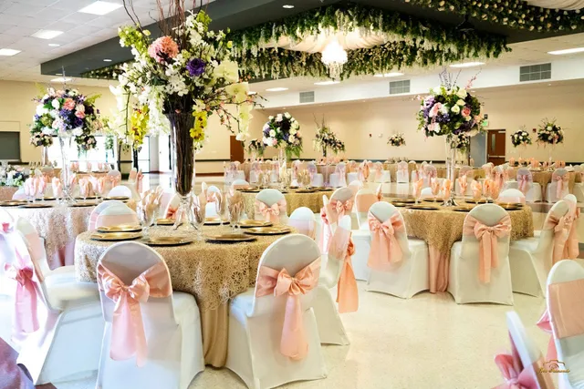 Las Fuentes by Emporium