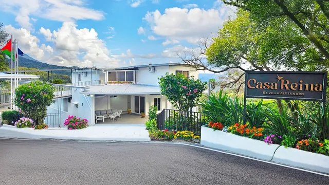 Casa Reina by Villa Alejandro