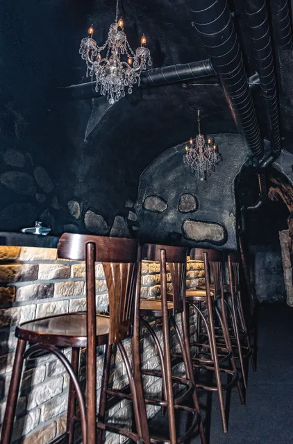 MORANT Gentlemen`s Club