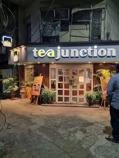 Tea Junction Lake Road