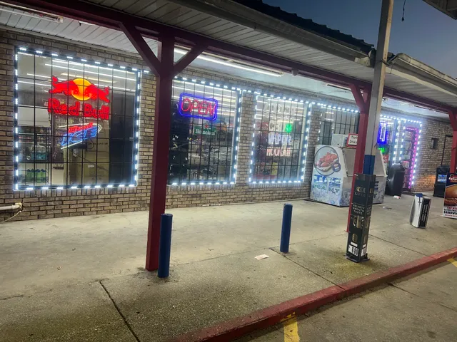 Picayune Paradise Gas station