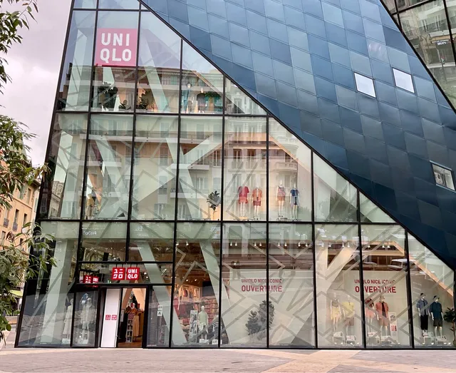 UNIQLO NICE ICONIC