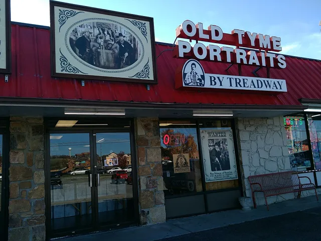 Old Tyme Portraits By Treadway