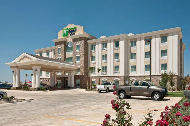 Holiday Inn Express & Suites Pearsall by IHG