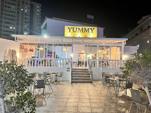 Yummy Contemporary Kitchen Restaurant