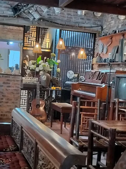 Cung Trầm Cafe