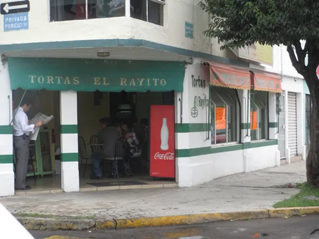 Tortas El Rayito de la 31 Poniente.