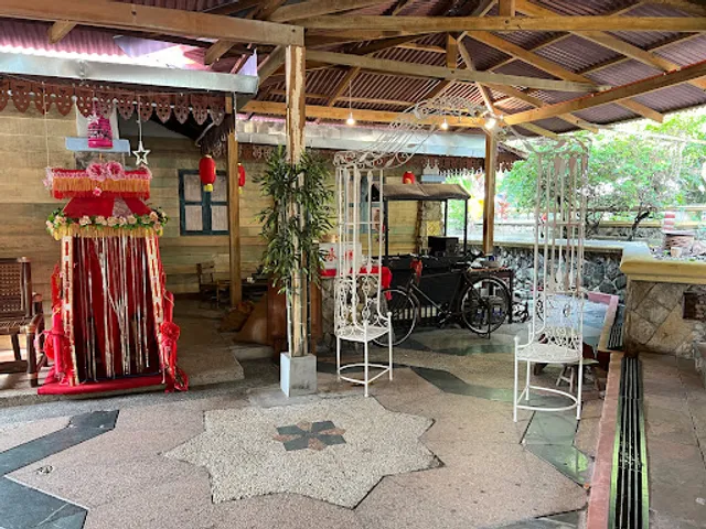 CJ12 • People's Park Chang Jiang White Coffee