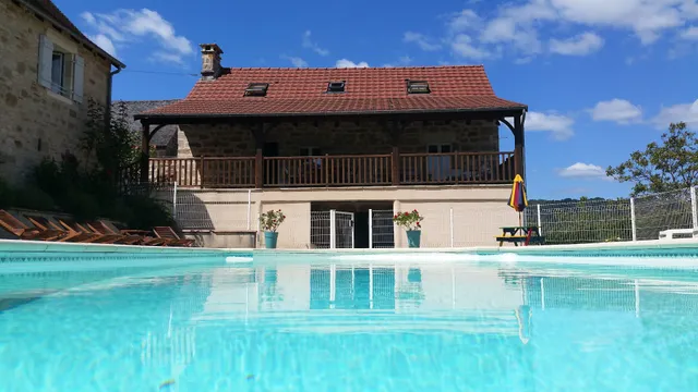 Le mazet Gîte de france 4 épis avec piscine