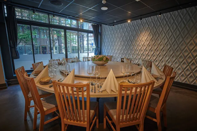 Foodie Asian Restaurant 丽华餐厅