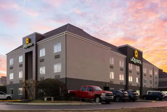 La Quinta Inn & Suites by Wyndham Knoxville Airport
