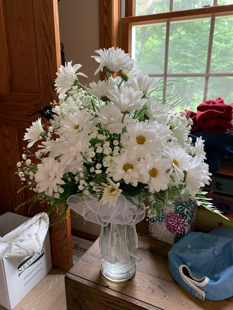 Loving Touch Flower Shop & Gifts