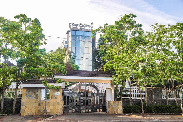 Royal City Hotel (Gardens)