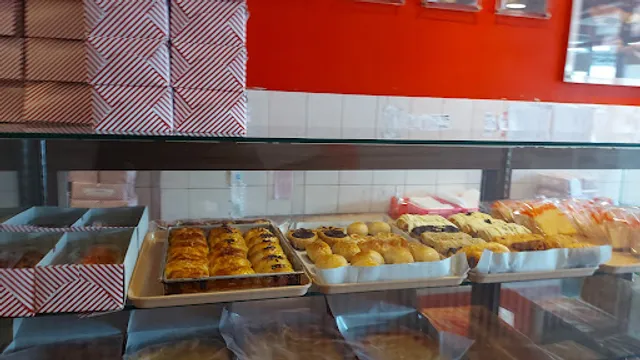 Roti Unyil Venus Bakery - Siliwangi