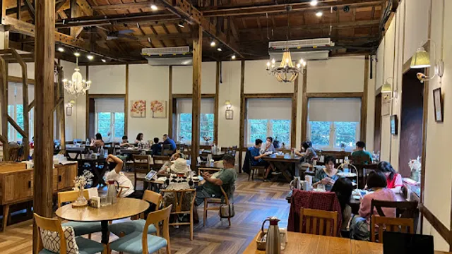 朱里昂露營風餐廳