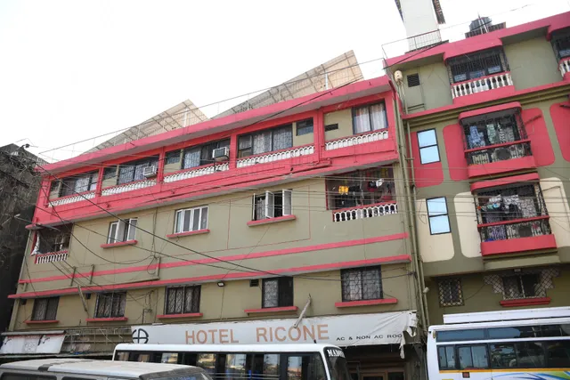 OYO 22860 Hotel Ricone