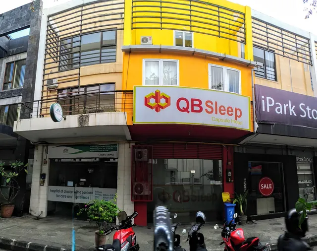 QB Sleep Capsule Hotel