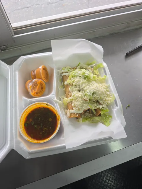 TACOS PONCHIS FOOD TRUCK