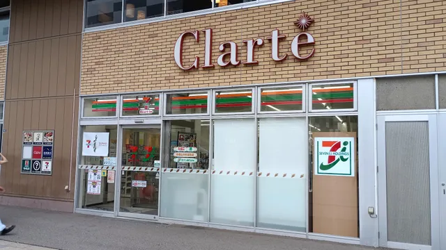 7-Eleven+Heart-in JR Toyama Station