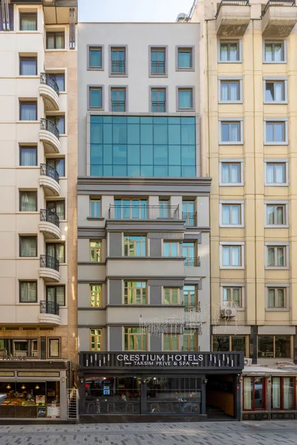 Crestium Prime Square Hotel