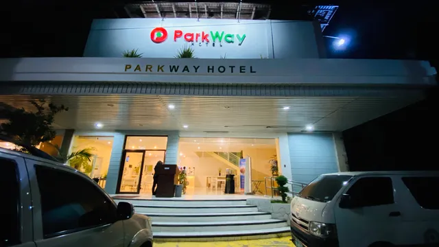 Parkway Hotel