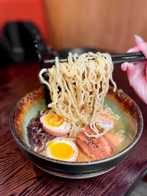 Aki Nom Nom Sushi and Ramen