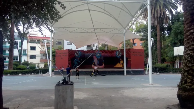 POPULAR THEATER JOAQUIN PARDAVE