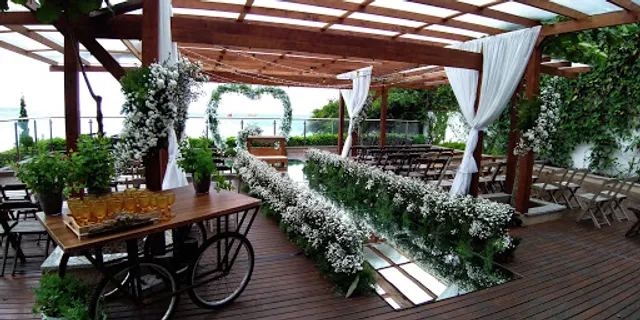 Casa da Praia Restaurante e Eventos - Restaurante em Bombinhas Santa Catarina