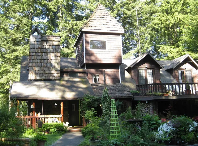 Maple Valley Bed & Breakfast