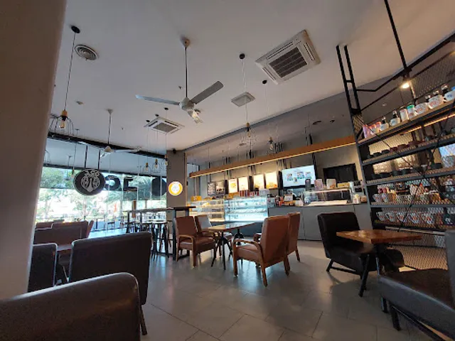 J.CO Donuts & Coffee Gressmall