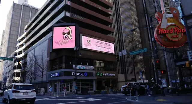 The Glam Trap Savannah