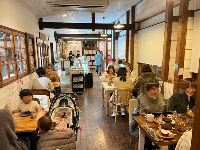 Baumkuchen specialty store SENNENNOKI factory & cafe the gion branch