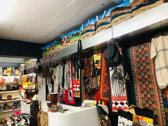 AFRICAN QUEEN ART AND CRAFT.