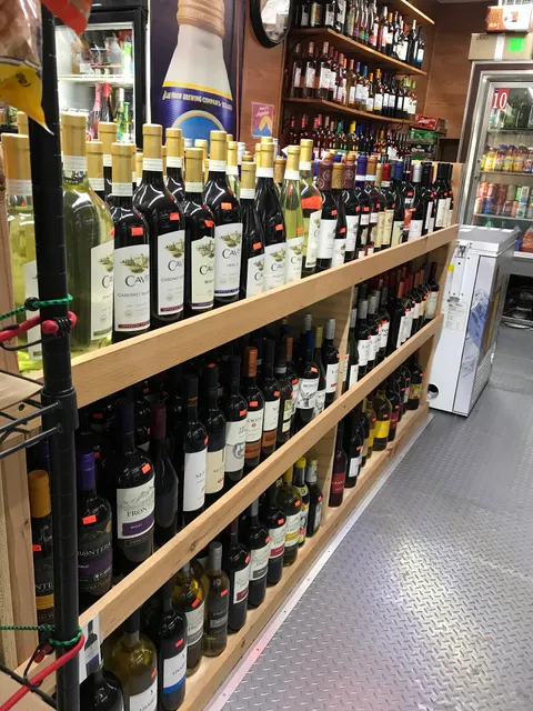 Los Laureles Liquors