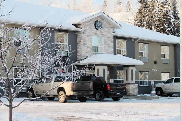 Stillwater Inn & Suites