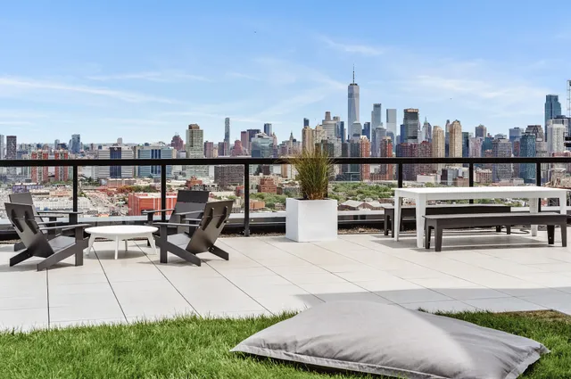 9 Homestead | Luxury Apartment Rentals in Journal Square, Jersey City