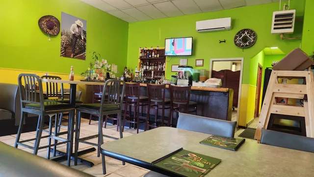 El Tucan Bar & Grill