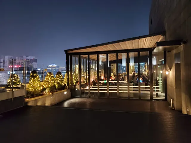 L7 명동 루프탑 바 플로팅 Rooftop Floating