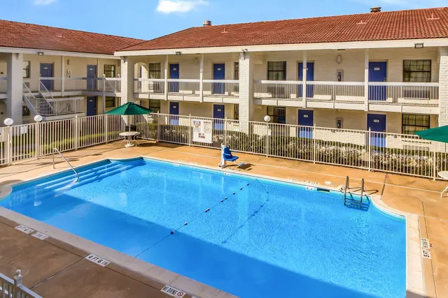 Studio 6 Baytown, TX - Garth Road