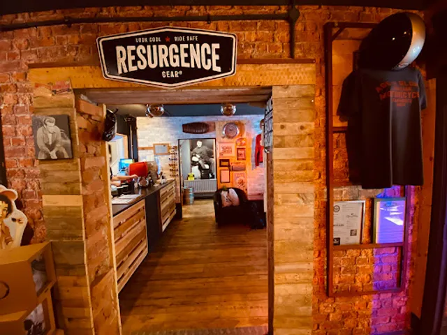 Upstairs at Chas Mann's