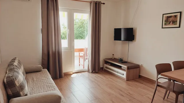 Apartments Nikola Caska