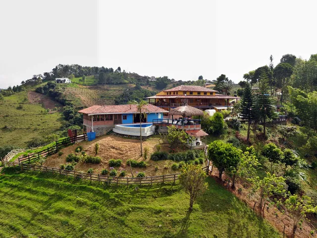 CASTILLO DE CASCADAS - FINCA HOTEL