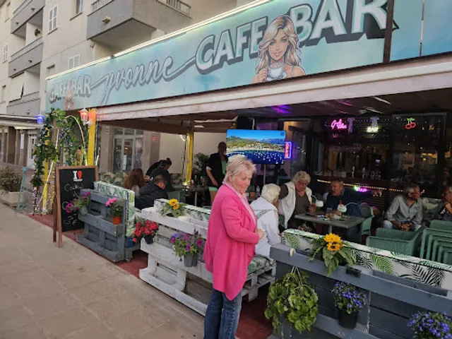 Cafe-Bar Yvonne
