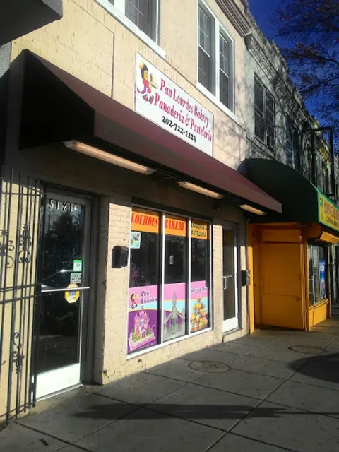 Pan Lourdes Bakery