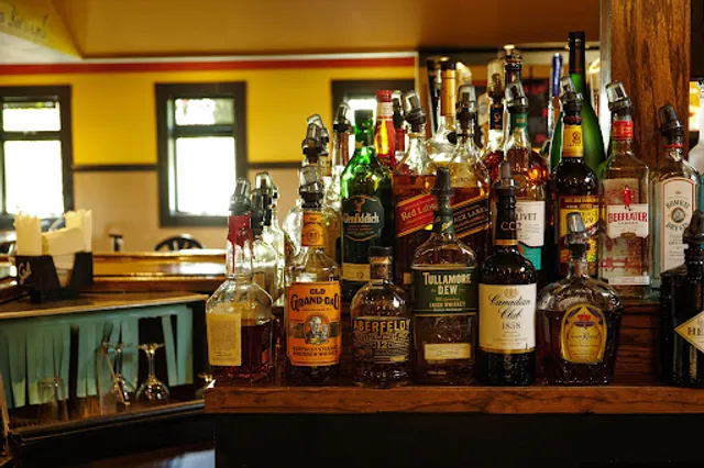 Baker's American Bar & Grille